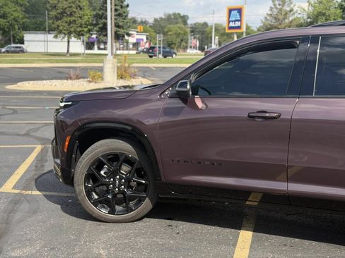 Used 2024 Chevrolet Traverse RS w/ LPO, Floor Liner Package AWD/4WD image 7
