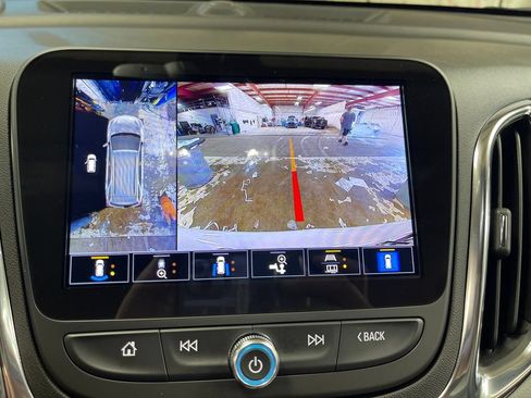 Used 2024 Chevrolet Equinox LT AWD/4WD image 28