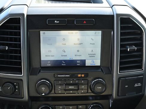 Used 2021 Ford F250 XLT w/ Camper Package image 26