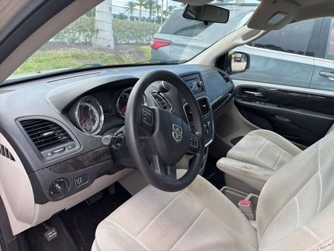 Used 2013 Dodge Grand Caravan SE FWD image 6