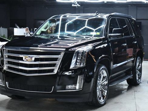 Used 2016 Cadillac Escalade Luxury image 5