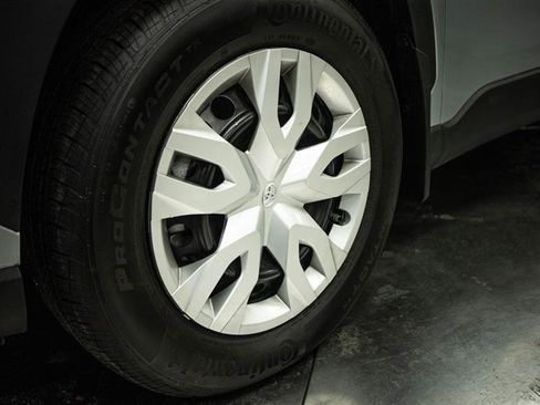 Used 2025 Toyota Corolla Cross L FWD image 3