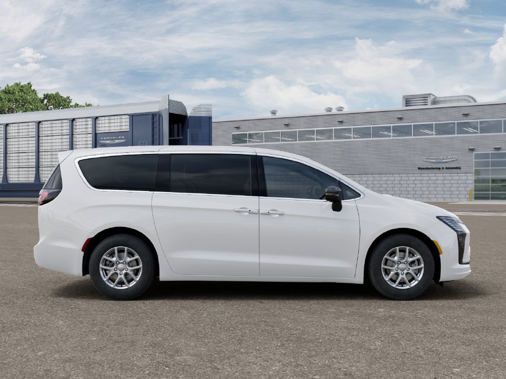 New 2027 Chrysler Pacifica Select FWD image 21