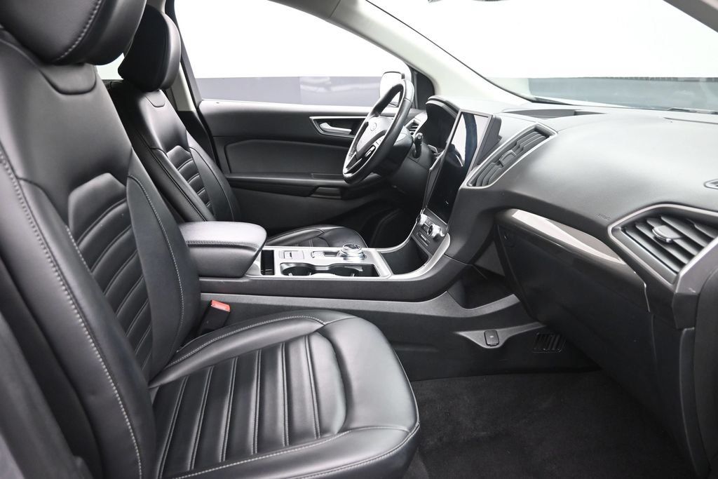 Used 2024 Ford Edge SEL AWD/4WD image 9