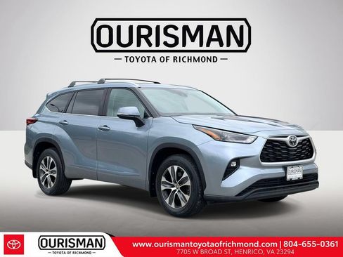 Used 2023 Toyota Highlander XLE AWD/4WD image 1