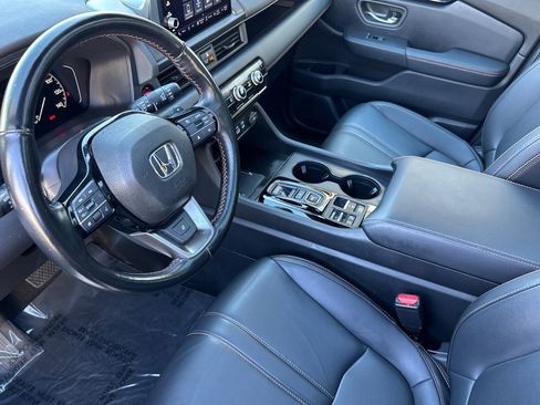 Used 2024 Honda Pilot TrailSport image 4