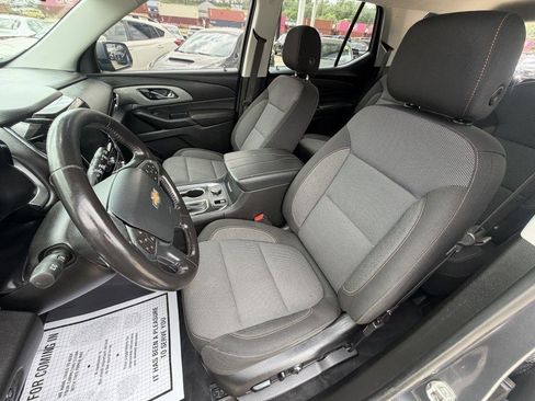 Used 2020 Chevrolet Traverse LT w/ Driver Confidence II Package AWD/4WD image 10