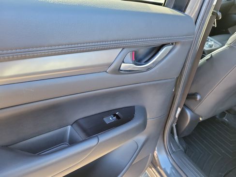 Used 2018 MAZDA CX-5 Touring w/ Preferred Equipment Package image 17