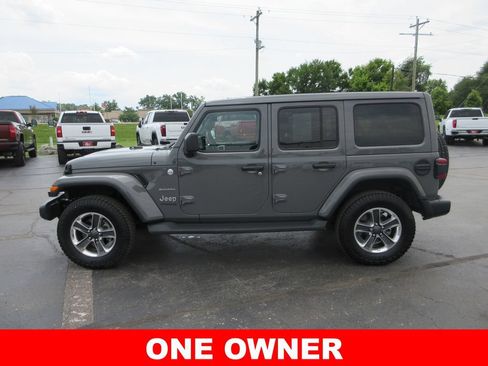 Used 2021 Jeep Wrangler Unlimited Sahara AWD/4WD image 10