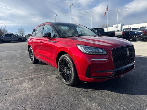 Used 2025 Lincoln Corsair Premiere w/ Equipment Group 101A image 4