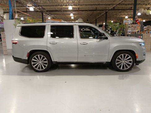Used 2023 Jeep Grand Wagoneer Series II w/ Flexible Seating Group AWD/4WD image 5