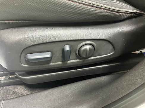 Used 2023 Chevrolet TrailBlazer RS AWD/4WD image 10