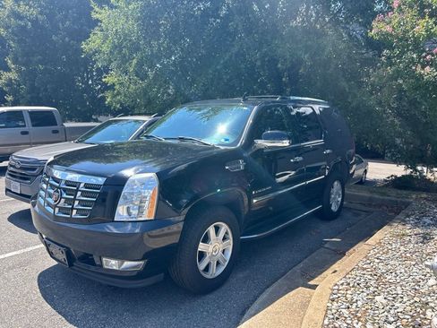 Used 2007 Cadillac Escalade AWD w/ Information Package image 9