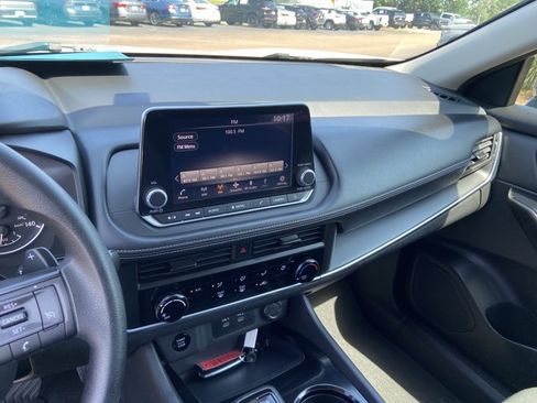 Used 2024 Nissan Rogue S FWD image 25