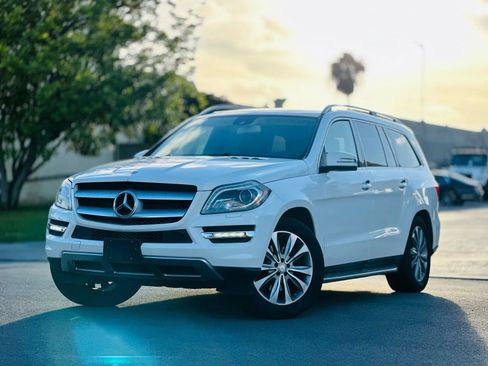 Used 2014 Mercedes-Benz GL 450 4MATIC w/ Lighting Package image 1