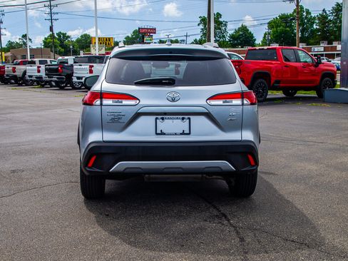 Used 2023 Toyota Corolla Cross LE w/ Moonroof Package AWD/4WD image 6