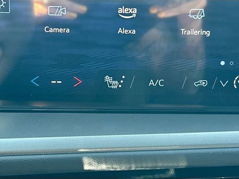 New 2025 Chevrolet Traverse LT w/ Enhanced Driving Package image 19