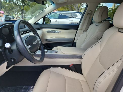 Used 2023 Genesis GV70 2.5T w/ Advanced Package image 14