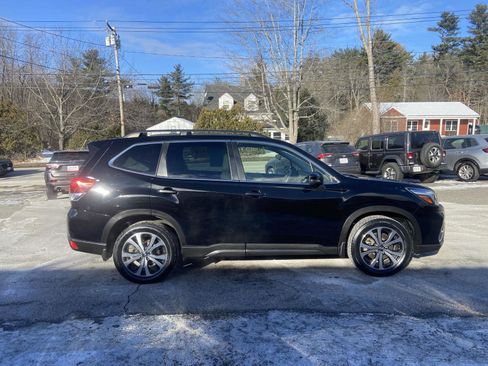 Used 2020 Subaru Forester Limited image 6