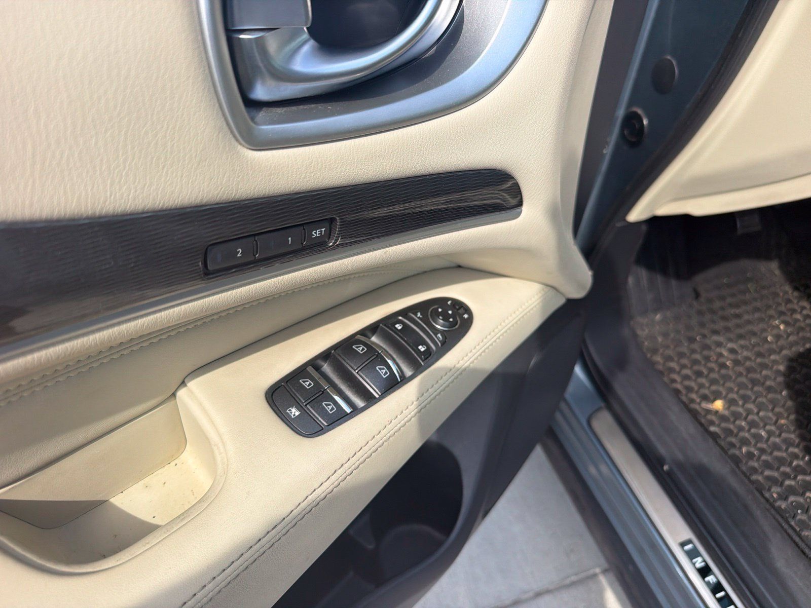 Used 2018 INFINITI QX60 FWD w/ Premium Plus Package image 11