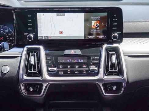 Used 2023 Kia Sorento EX AWD/4WD image 12