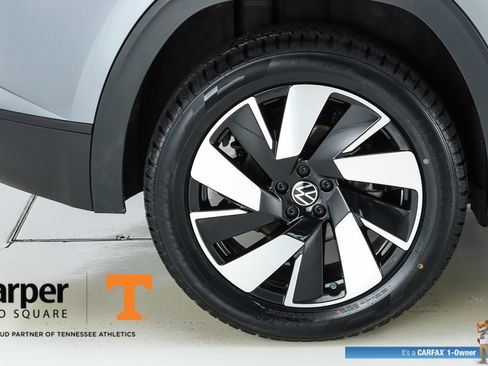 Used 2024 Volkswagen Atlas Cross Sport SE w/ Panoramic Sunroof Package FWD image 52