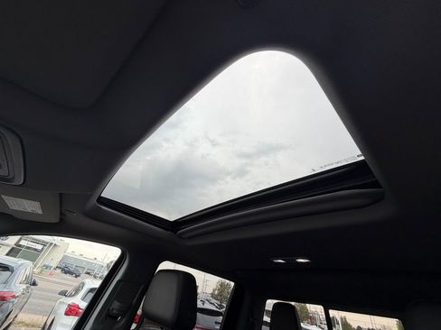 Used 2023 GMC Sierra 1500 SLT w/ SLT Premium Plus Package image 40