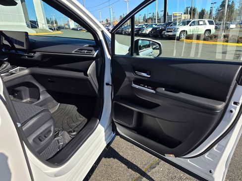 Certified 2025 Toyota Sienna Limited image 10