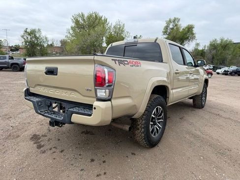 Used 2020 Toyota Tacoma TRD Sport w/ TRD Premium Sport Package AWD/4WD image 6