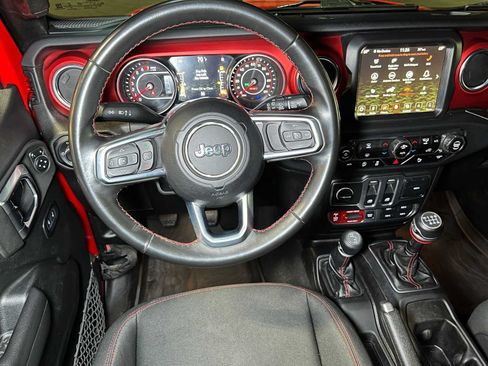 Used 2018 Jeep Wrangler Rubicon AWD/4WD image 36