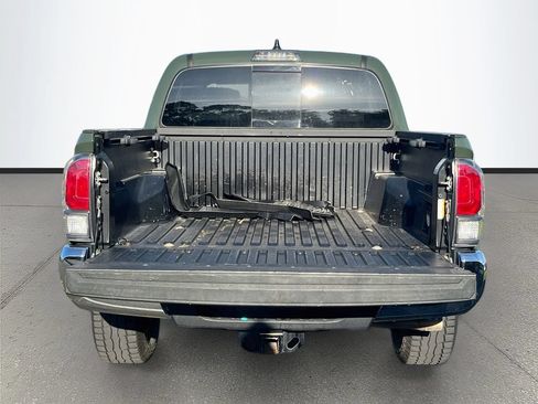 Used 2022 Toyota Tacoma TRD Off-Road AWD/4WD image 23