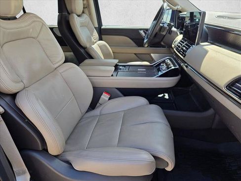 Used 2022 Lincoln Navigator Reserve AWD/4WD image 21