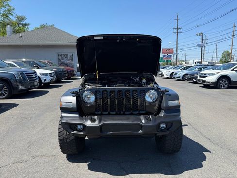 Used 2020 Jeep Gladiator Sport w/ Quick Order Package 24S AWD/4WD image 31