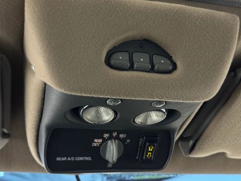 Used 2000 Chevrolet Tahoe Z71 w/ Comfort & Security Pkg image 75