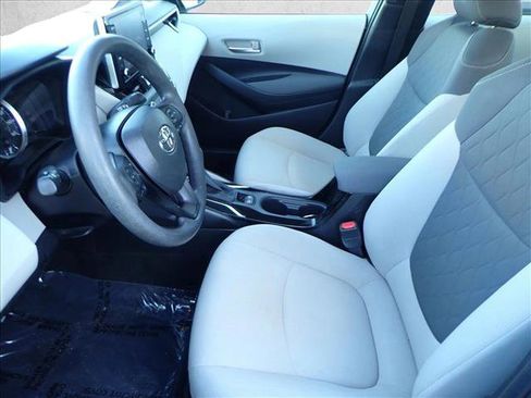 Used 2021 Toyota Corolla LE image 10