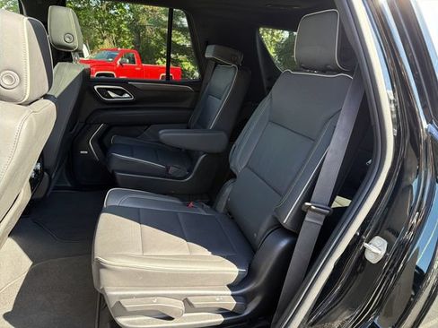 Certified 2024 GMC Yukon SLT w/ SLT Premium Package AWD/4WD image 24