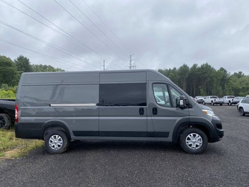 Used 2025 RAM ProMaster 3500 w/ Quick Order Package 22H SLT+ FWD image 2