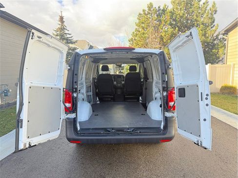 Used 2023 Mercedes-Benz Metris image 27