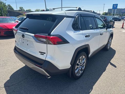 Used 2022 Toyota RAV4 Limited AWD/4WD image 9