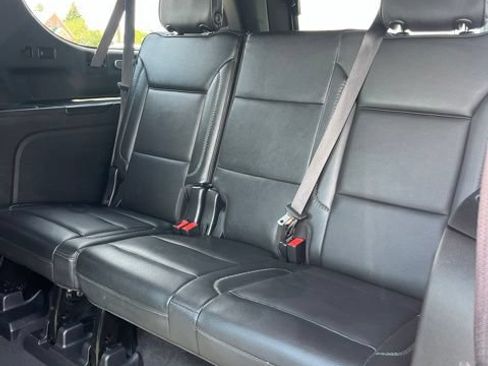 Used 2022 GMC Yukon XL Denali w/ Denali Premium Package AWD/4WD image 28