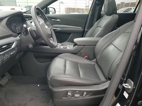 Used 2021 Cadillac XT4 Premium Luxury image 11