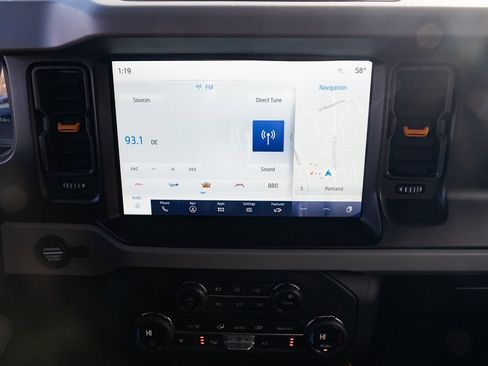 Used 2023 Ford Bronco Badlands image 13