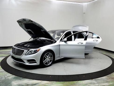Used 2015 Mercedes-Benz S 550 4MATIC Sedan image 9