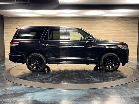Used 2024 Lincoln Navigator Reserve image 13