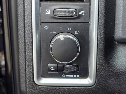 Used 2018 RAM 3500 SLT w/ Luxury Group image 20