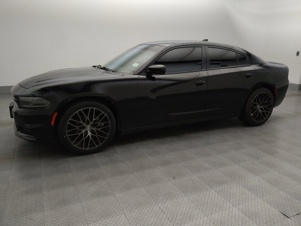 Used 2023 Dodge Charger SXT RWD image 2