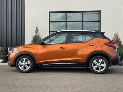 Used 2020 Nissan Kicks SR w/ SR Premium Package image 2