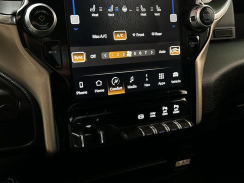 Used 2024 RAM 2500 Laramie w/ Safety Group AWD/4WD image 21