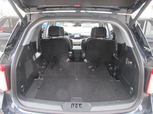 Used 2023 Ford Explorer XLT w/ Equipment Group 202A AWD/4WD image 26
