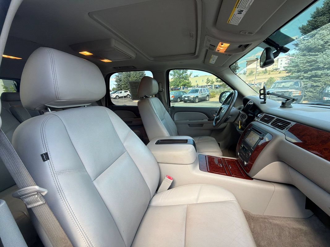 Used 2014 Chevrolet Tahoe LTZ RWD image 13